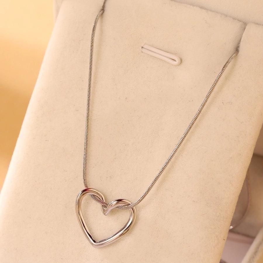 Jewelry Elegant Simple Style Heart Shape 304 Stainless Steel Copper 18K Gold Plated Hollow Out Pendant Necklace