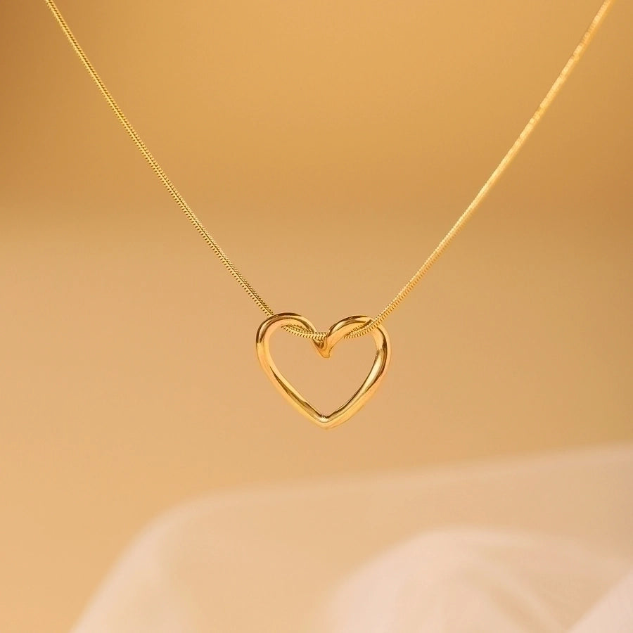Jewelry Elegant Simple Style Heart Shape 304 Stainless Steel Copper 18K Gold Plated Hollow Out Pendant Necklace